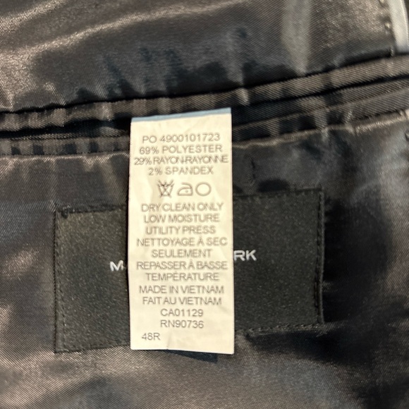 Andrew Mark New York Men’s Black 2 Piece Suit Size 48R Pants Size 42x32 - Picture 6 of 11